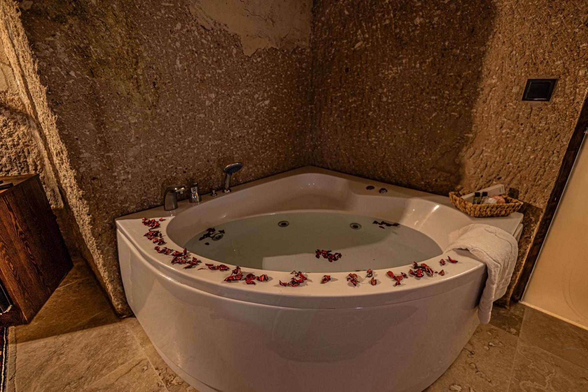 Zuemruetue Anka Cave Hotel อูร์กุบ ภายนอก รูปภาพ