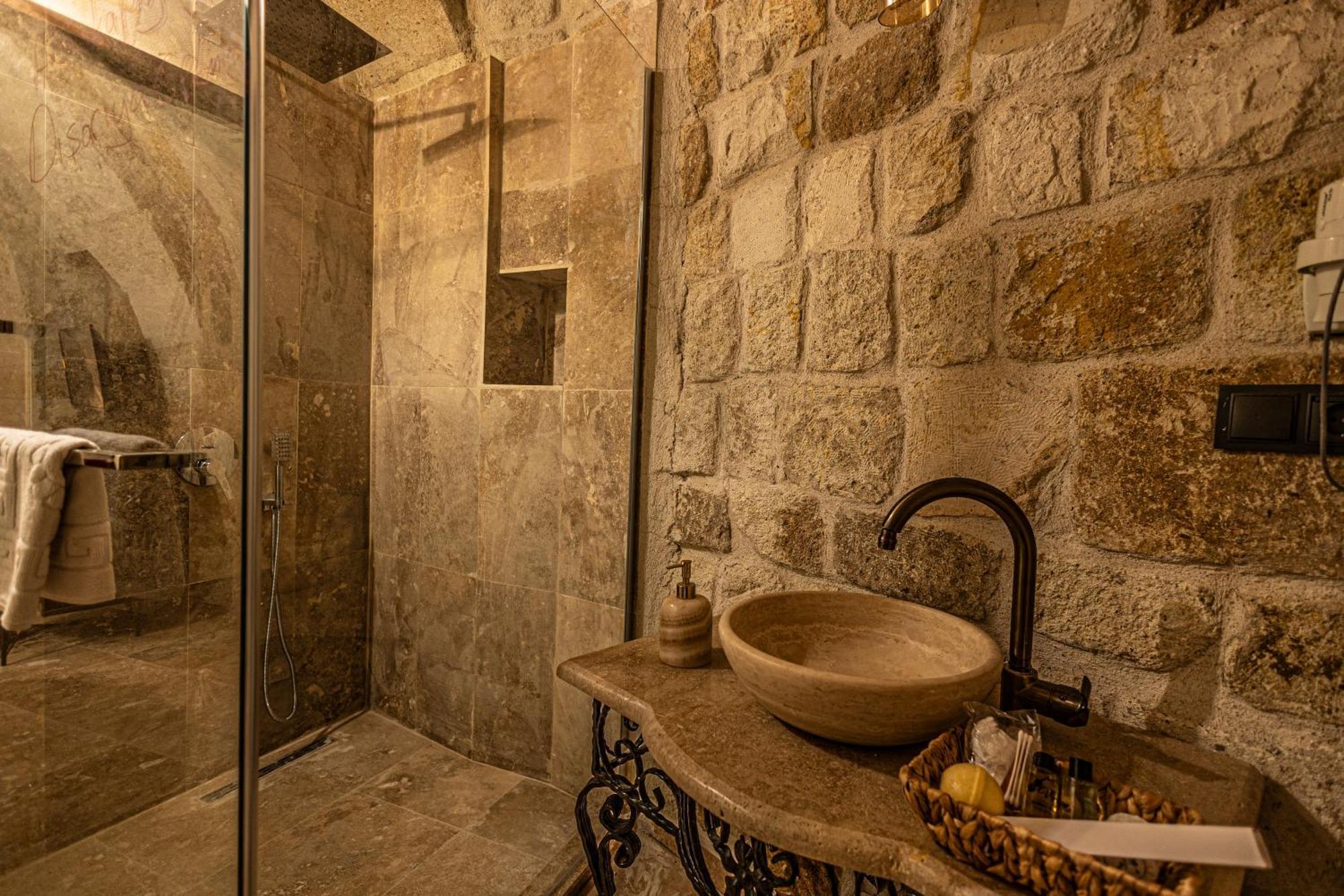 Zuemruetue Anka Cave Hotel อูร์กุบ ภายนอก รูปภาพ